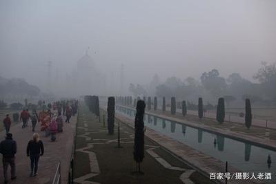 实拍印度泰姬陵,与网上的照片差别太大,在雾霾里差点看不到